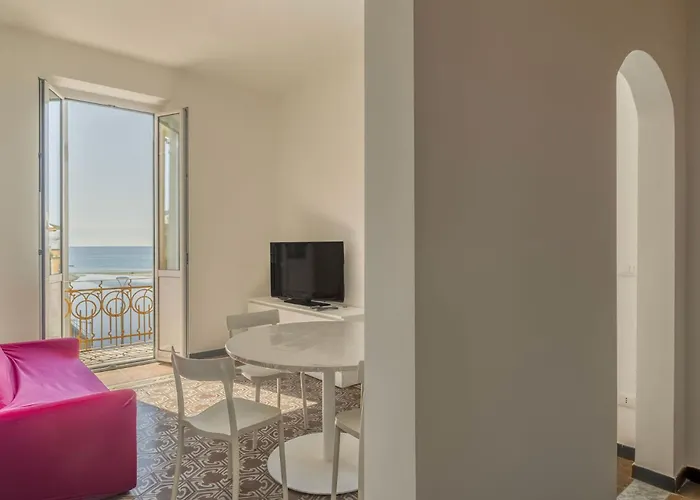 Rivierarent Chez Rita * Finale Ligure