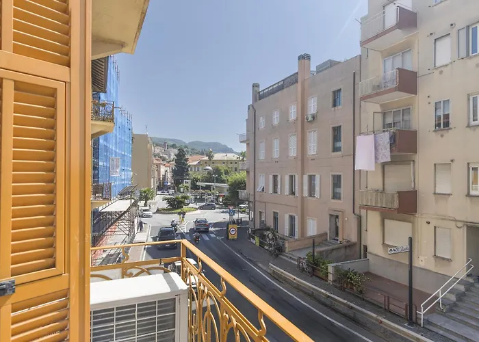 Rivierarent Chez Rita * Finale Ligure